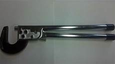 Body Clamp Rivet Machine