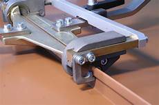 Lock Seamer Machine