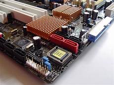 Roubertos Hardware