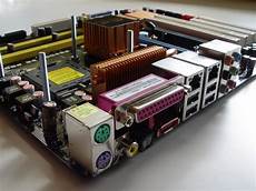 Roubertos Hardware