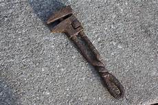 Twisted Handle